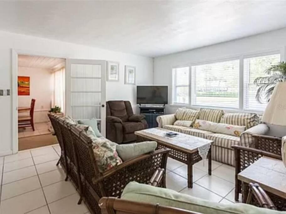 Lovely 1 Bedroom Unit Across From Lido Key Beach Sarasota Extérieur photo